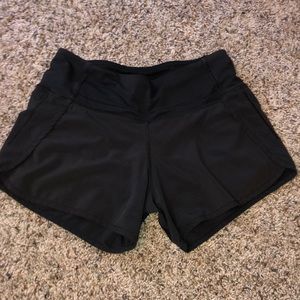 Lululemon speed up shorts 2.5”